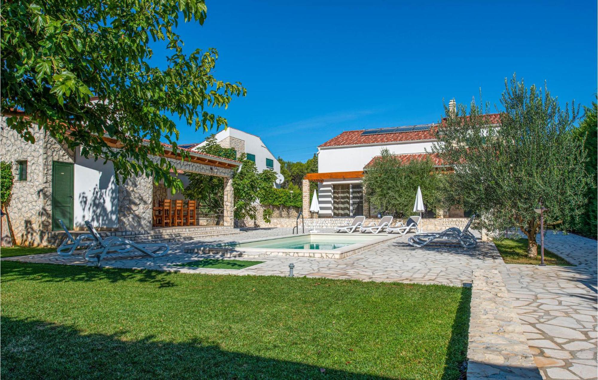 Lovely Home In Sibenik With Wifi Ngoại thất bức ảnh