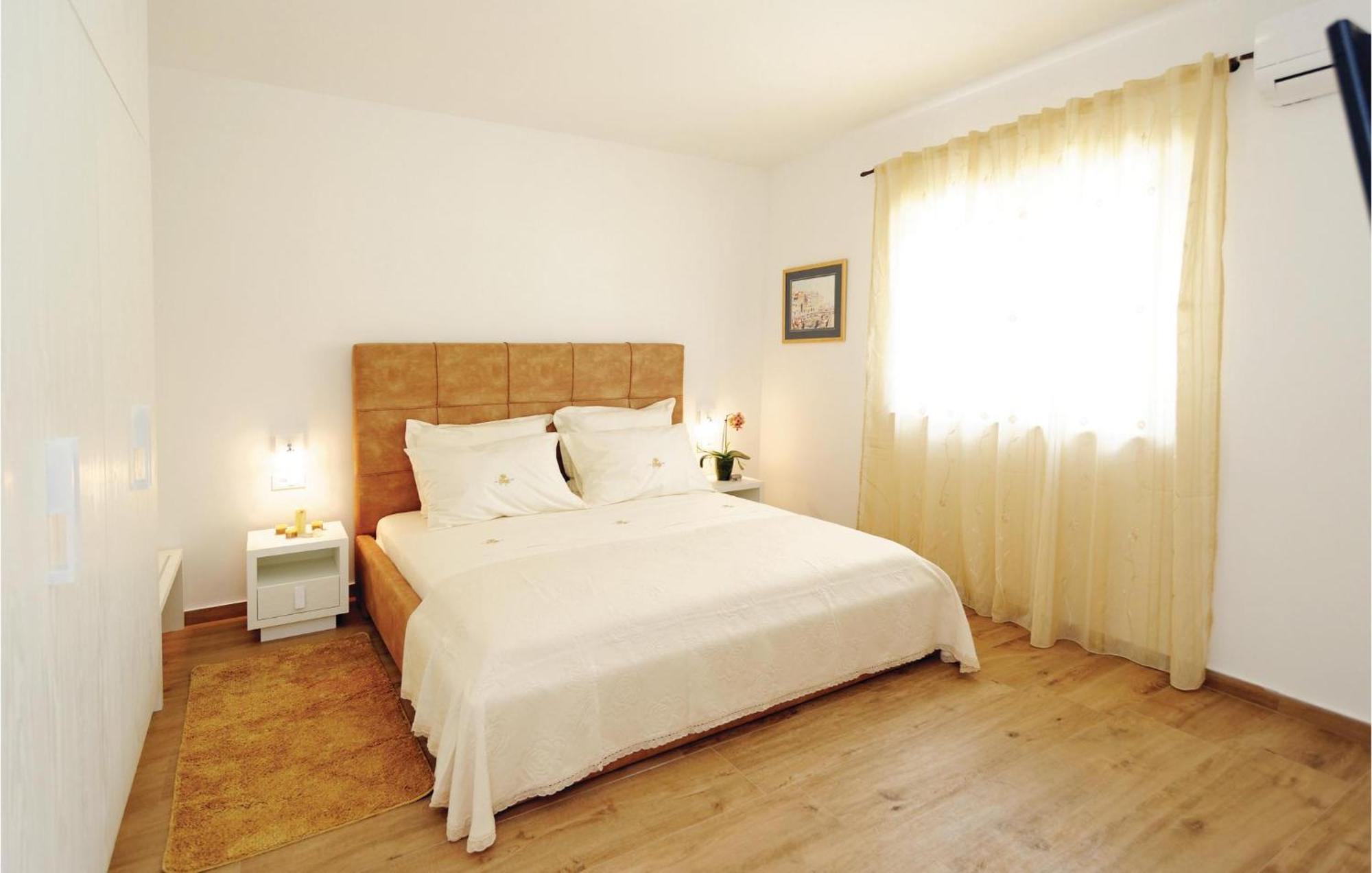 Lovely Home In Sibenik With Wifi Ngoại thất bức ảnh
