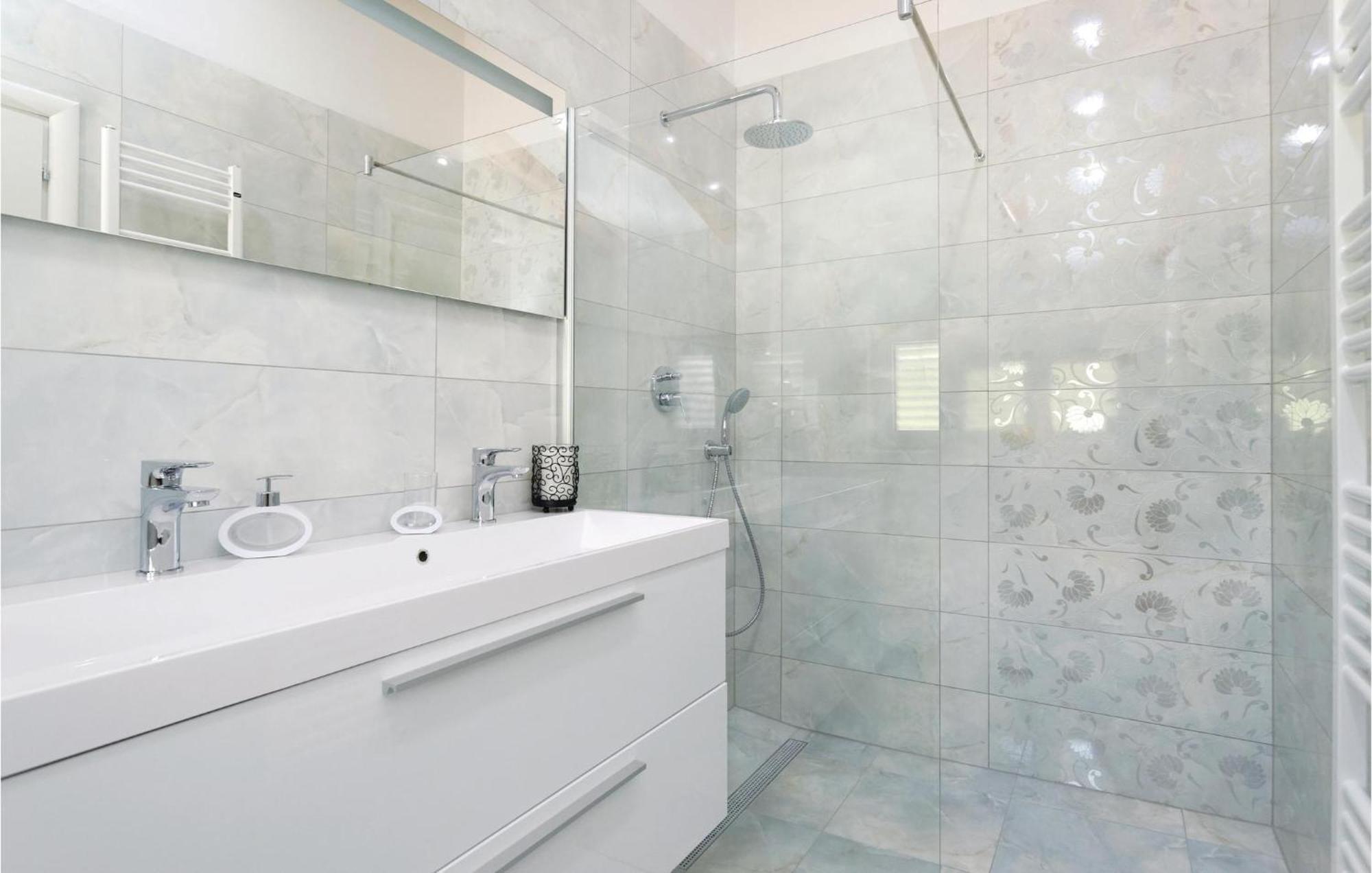 Lovely Home In Sibenik With Wifi Ngoại thất bức ảnh